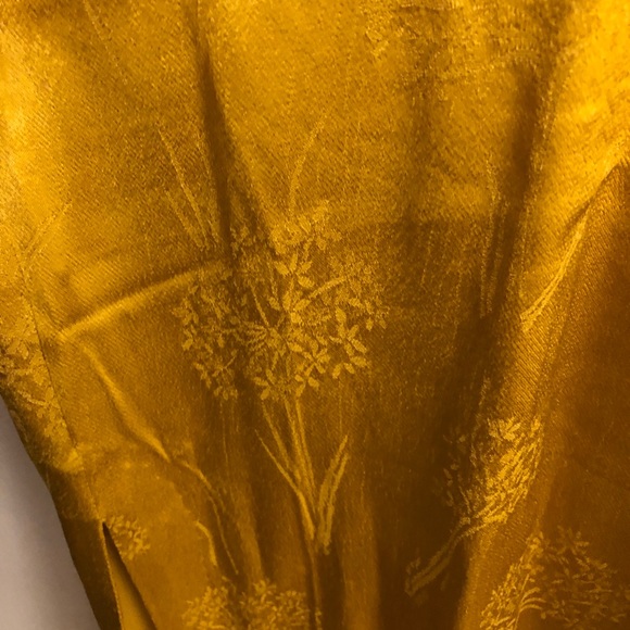 Stunning gold dress - Picture 4 of 4